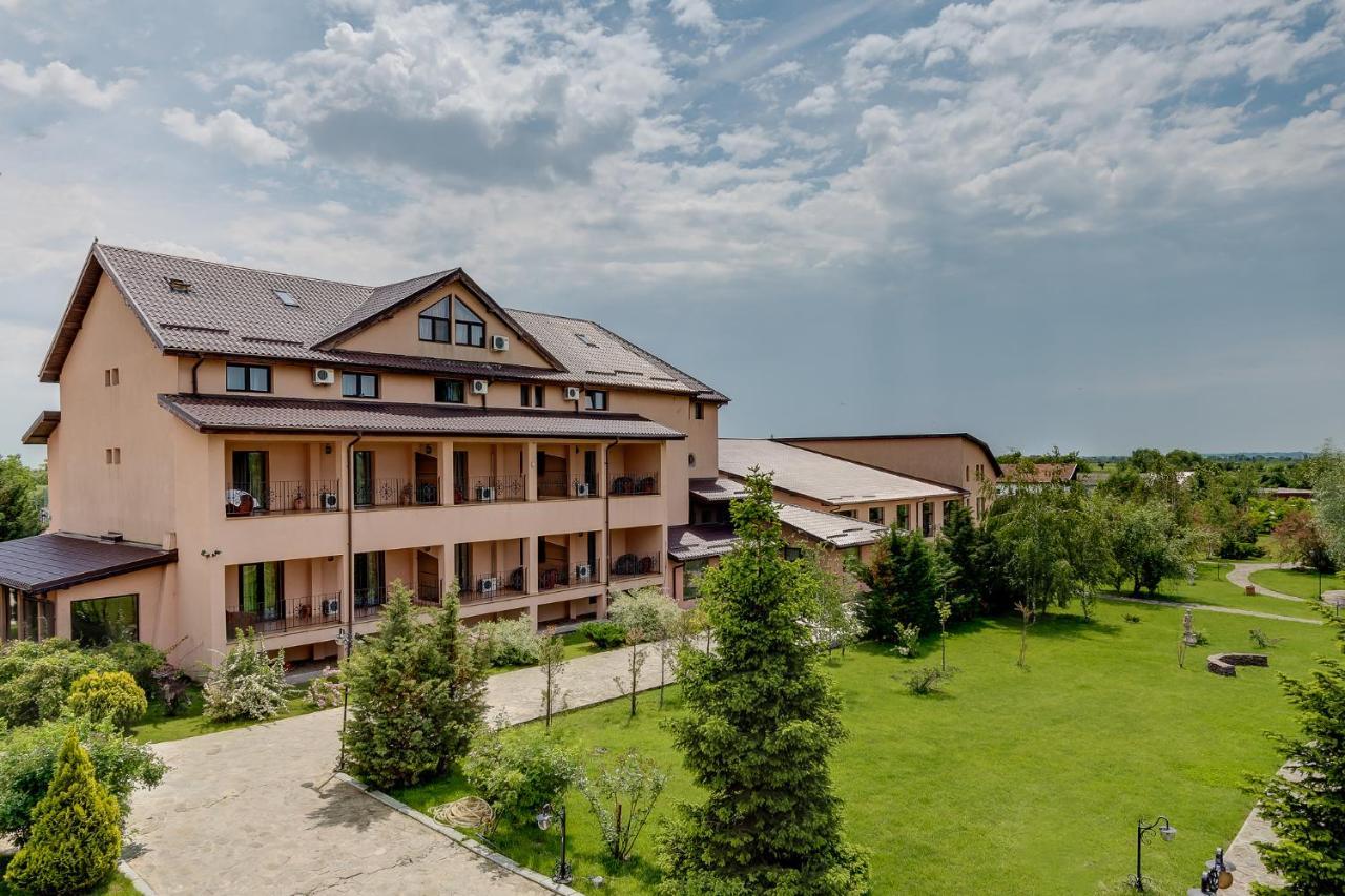 Club Insieme Grand Resort Potlogi Exterior foto