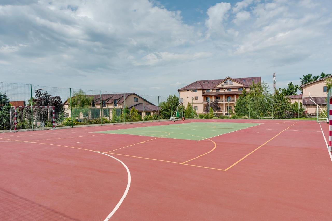 Club Insieme Grand Resort Potlogi Exterior foto
