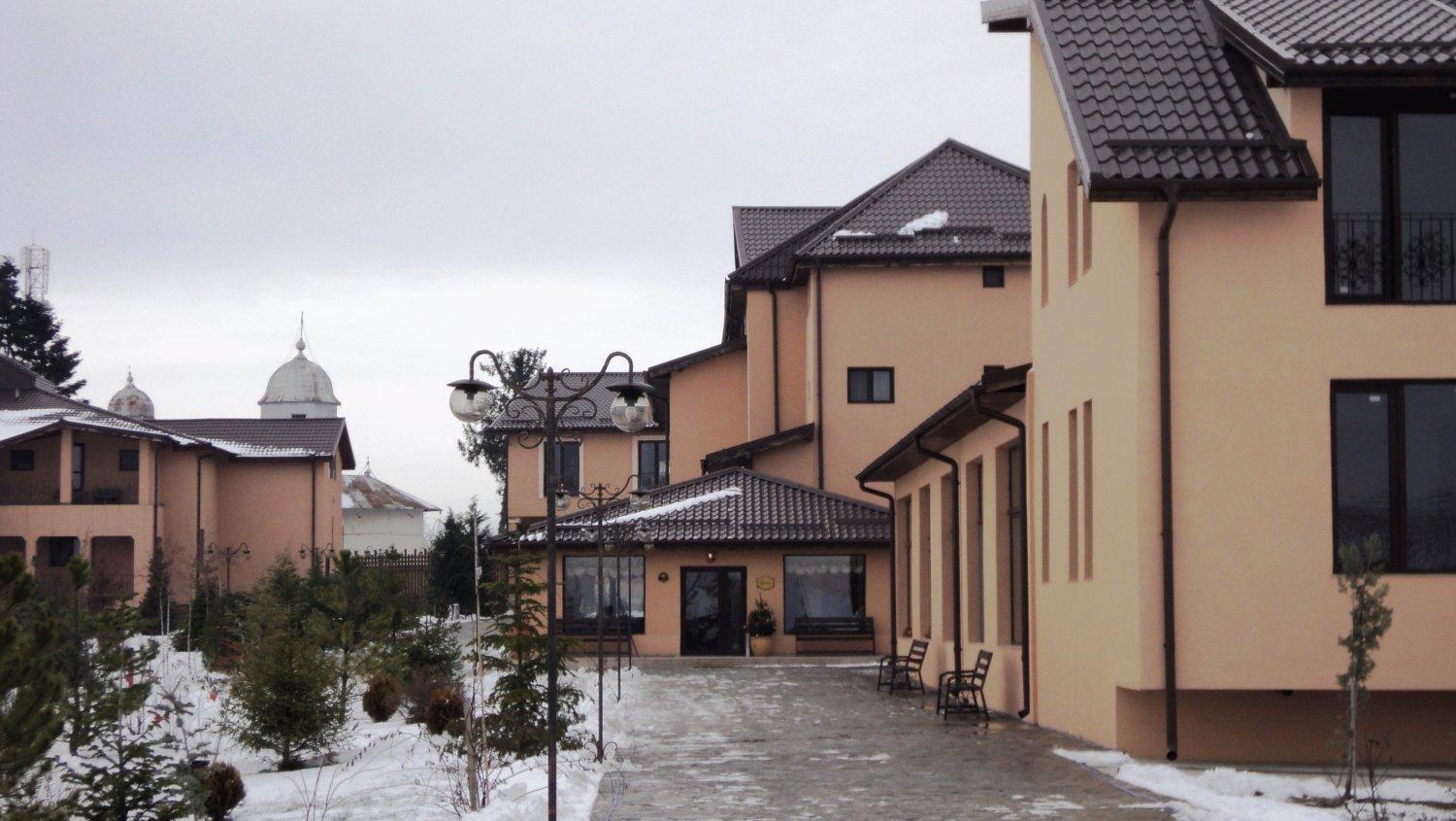 Club Insieme Grand Resort Potlogi Exterior foto